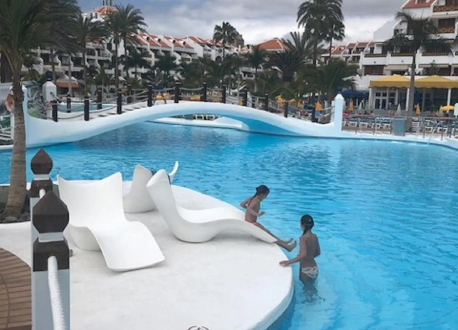 Wonderland With The Best Swimming Pool In Park S III Apartment Playa de las Americas